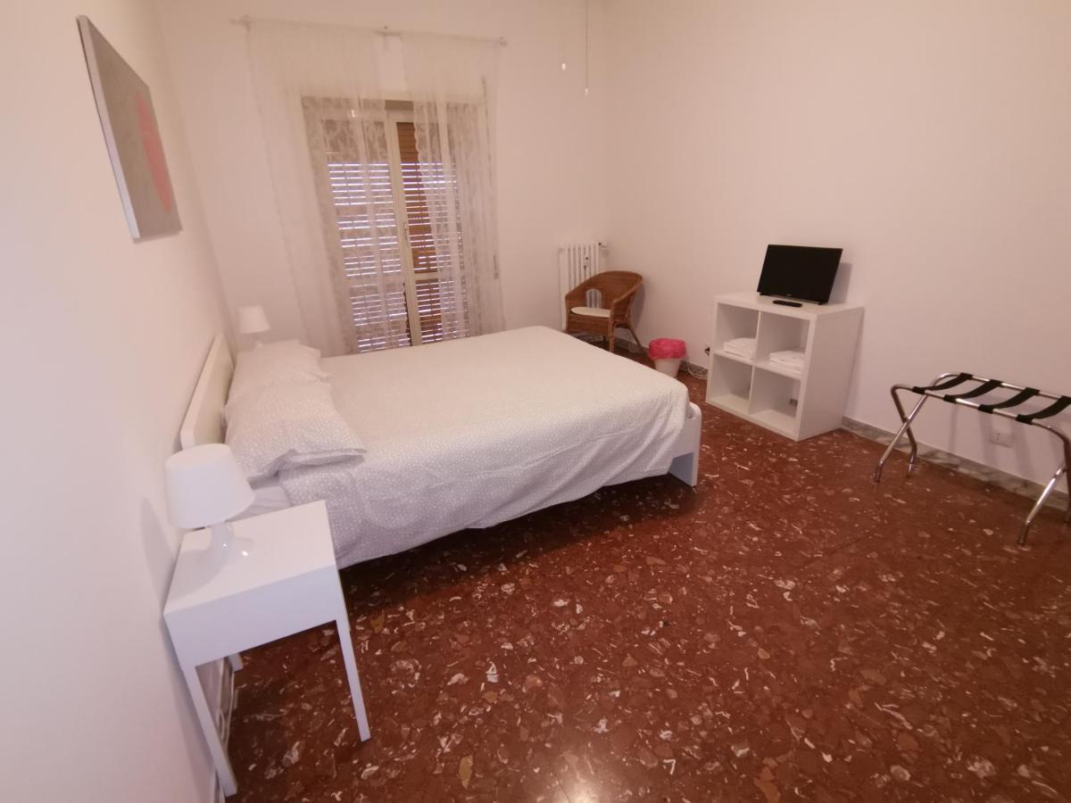 Vatican House Monti Di Creta Rom